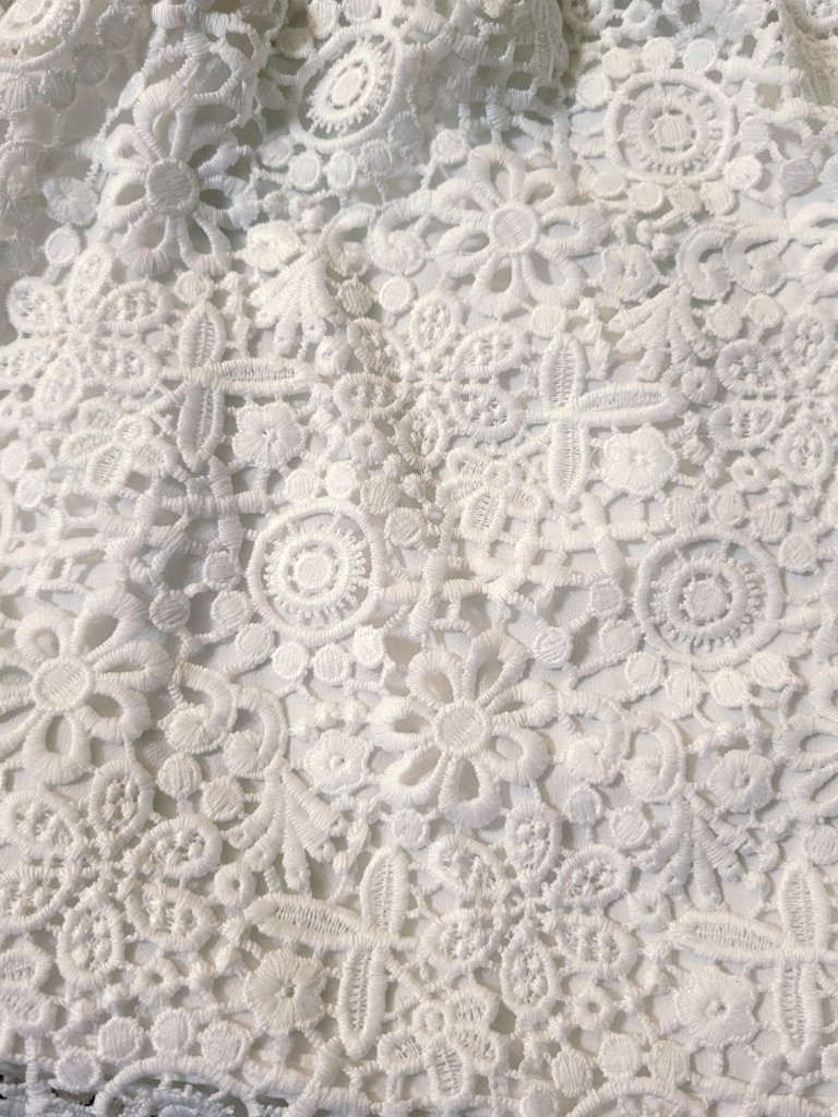 A Pea In The Pod Maternity Lace Short Large Over The Belly Floral Lined Boho — image 2 of 8